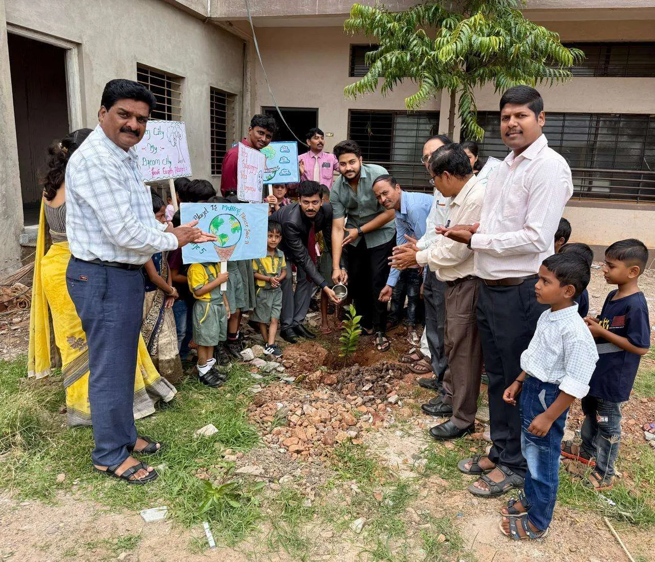 Excellent Public School Lokapur